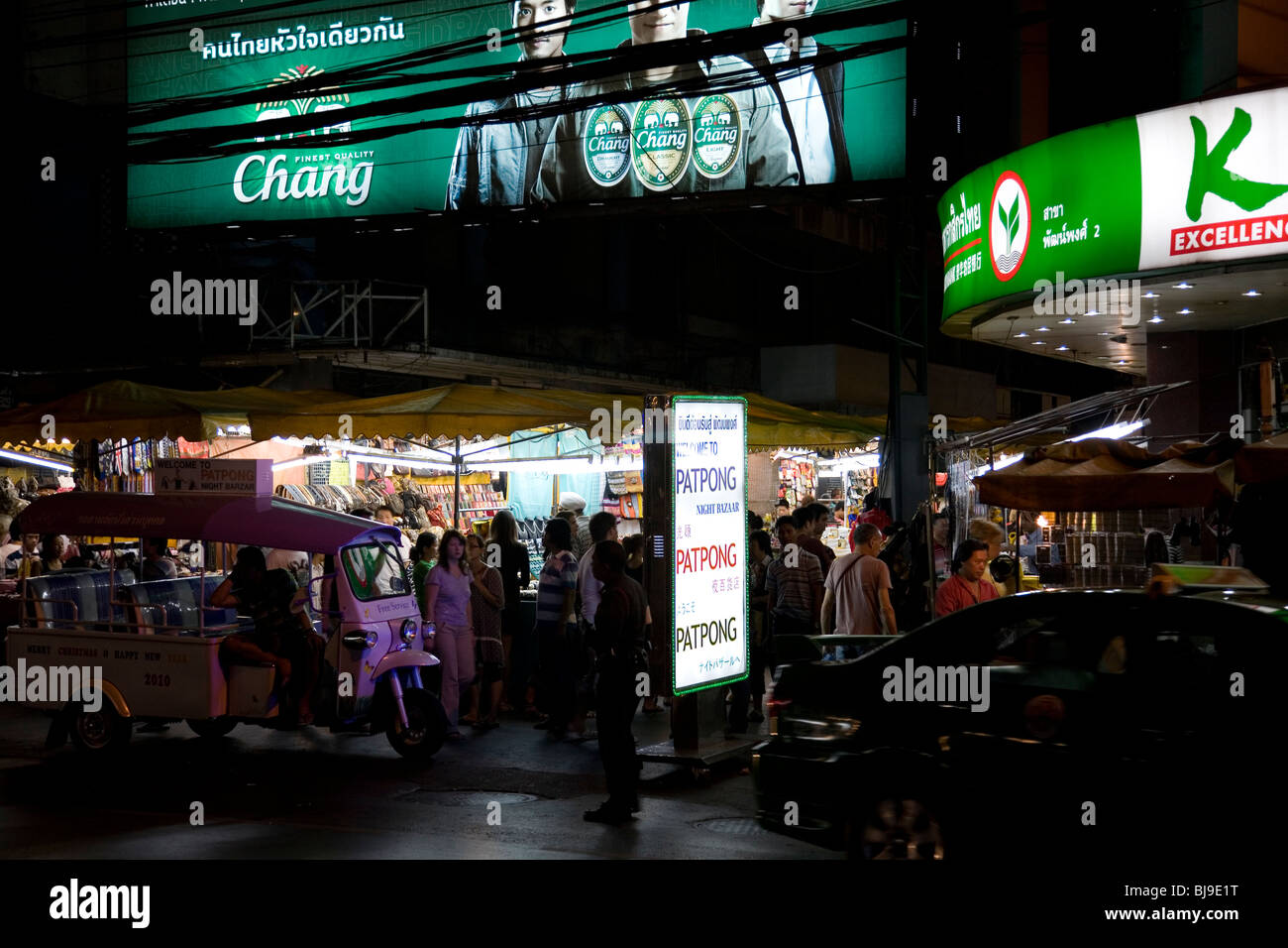 La vie nocturne de Bangkok Patpong Night Bazaar - Banque D'Images