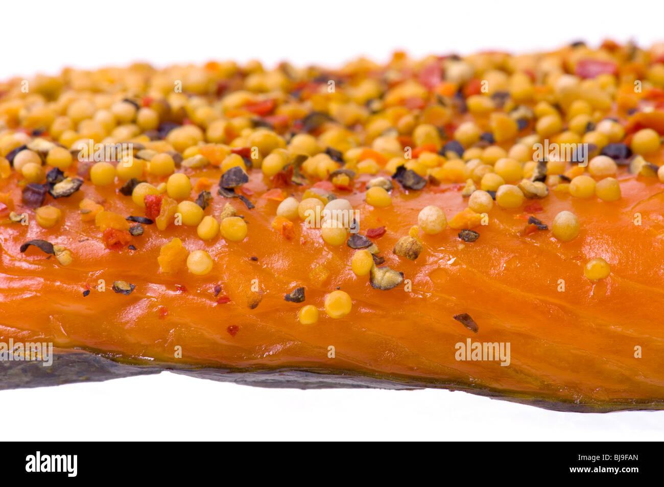 Stremel - le saumon fumé à chaud Stremel morceaux de filet de poisson Saumon aux poivrons et épices paprika poivre graines de moutarde Oignon s fumée Banque D'Images