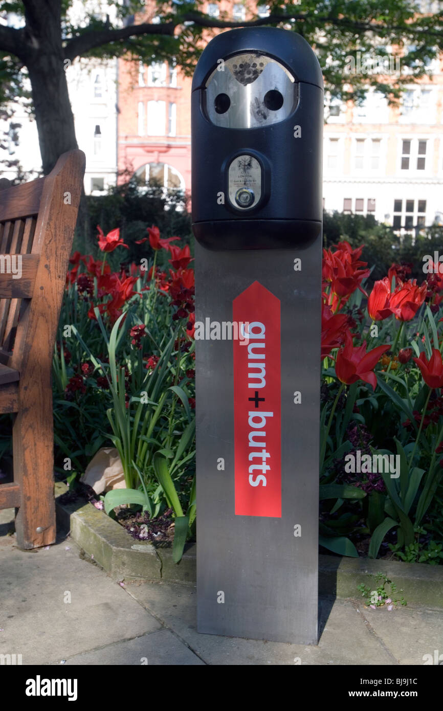 Un bac pour les mégots et chewing-gum à Londres Banque D'Images