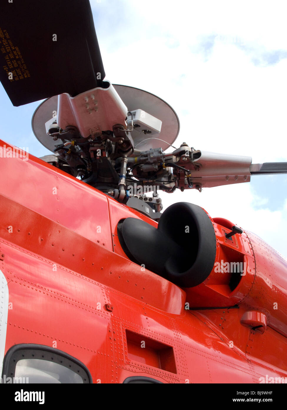 La Rota et moyeu moteur à réaction d'absorption d'un hélicoptère Sikorsky S-92 Banque D'Images La Rota et moyeu moteur à réaction d'absorption d'un hélicoptère Sikorsky S-92 Banque D'Images