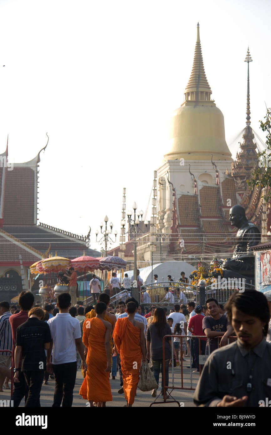 Wai Kru Journée à Wat Phra Bang , un temple en Thaïlande où les moines dévots de tatouage Banque D'Images