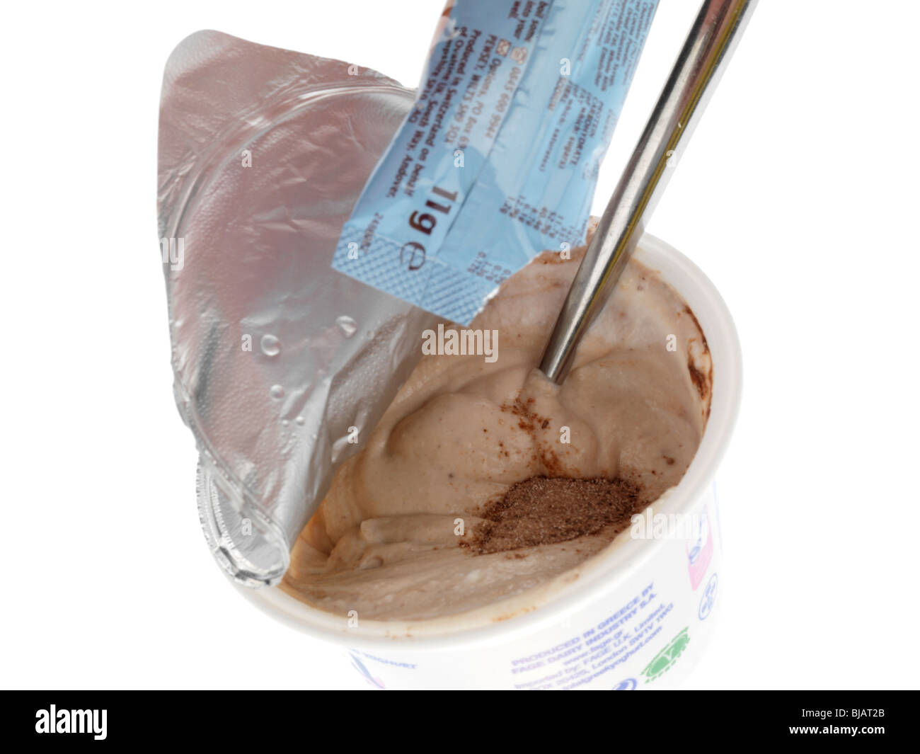 Yogourt faible en gras avec un verre de chocolat en poudre Banque D'Images