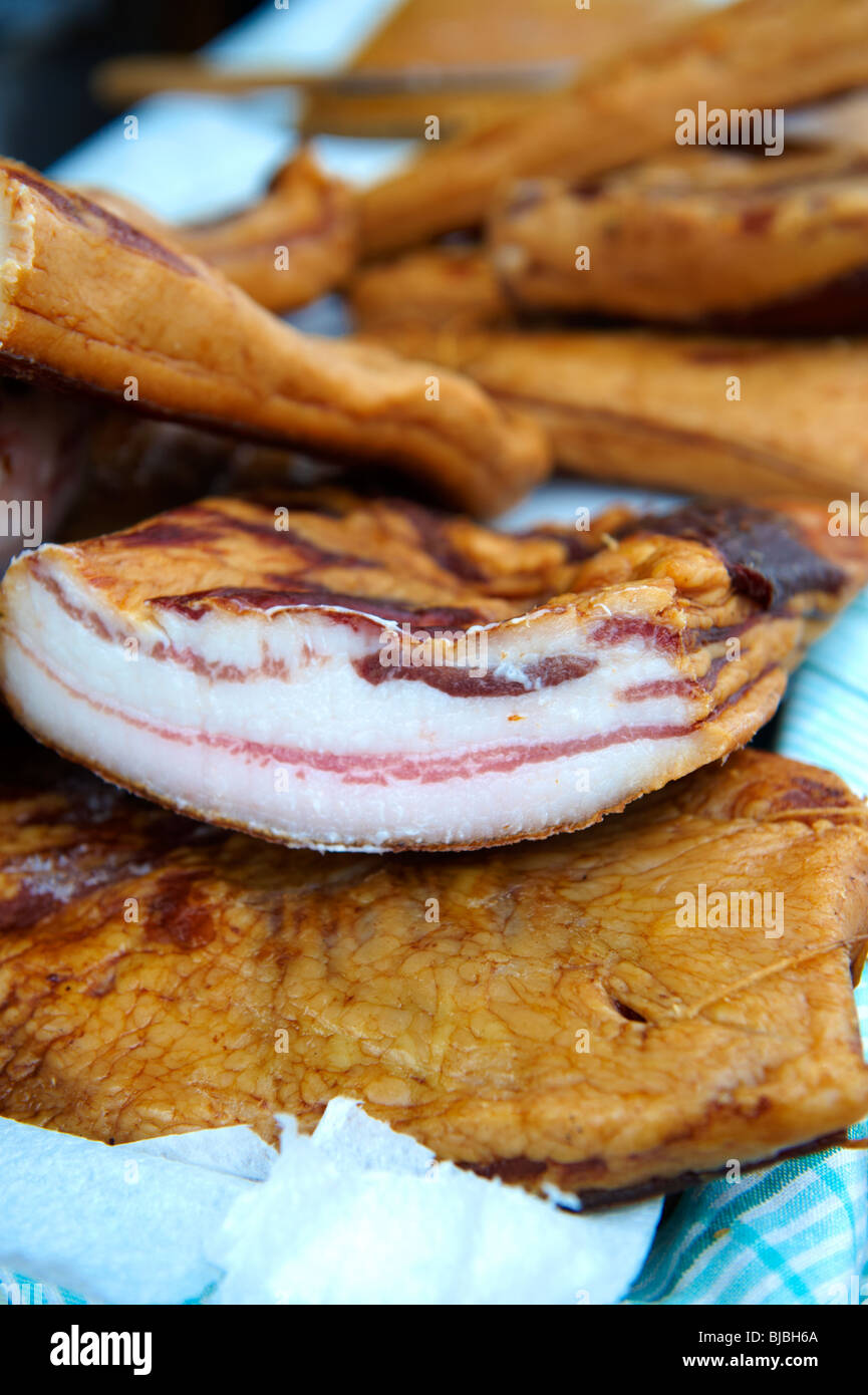 Mangalicsa Mangalitsa (hongrois) de la viande de porc gras fumé ptoducts. Photos de nourriture. Banque D'Images