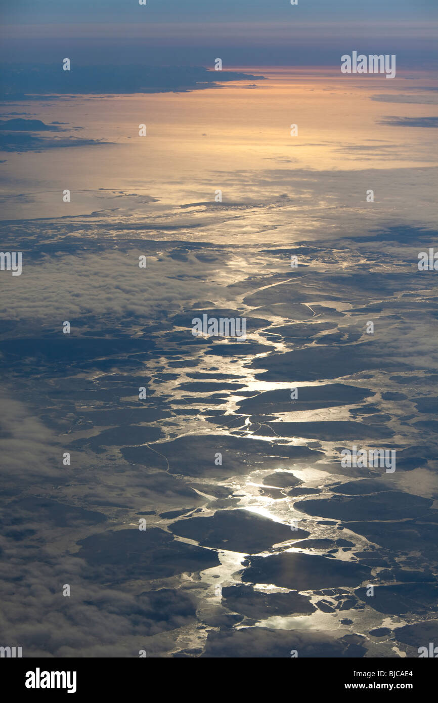 Coucher de soleil sur le détroit de Davis, Mer du Labrador, entre le Canada et le Groenland Banque D'Images