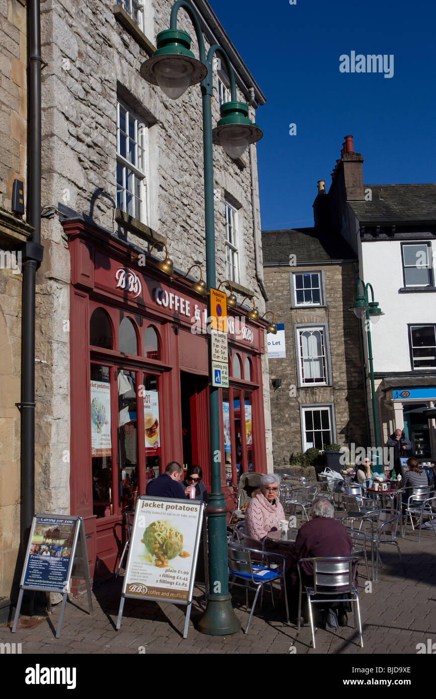 Place du marché des cafés Kendal Banque D'Images