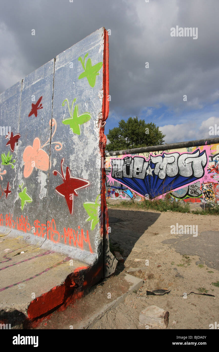 Parties de mur de Berlin avec graffiti, Berlin, Allemagne Banque D'Images