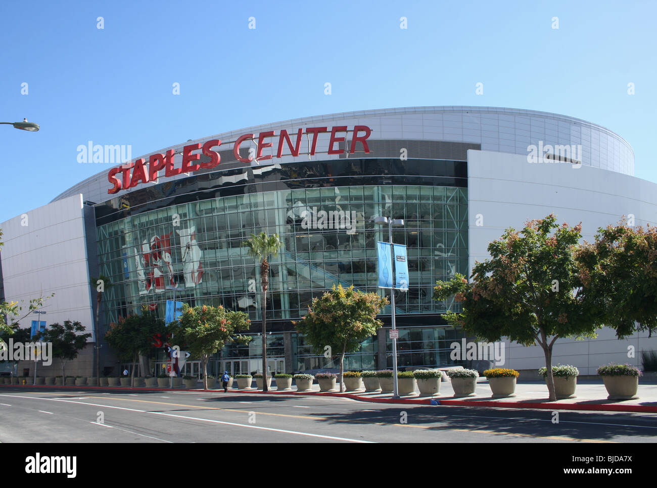 Le centre-ville de l'extérieur de l'arène de basket-ball du Staples Center Los Angeles Octobre 2007 Banque D'Images