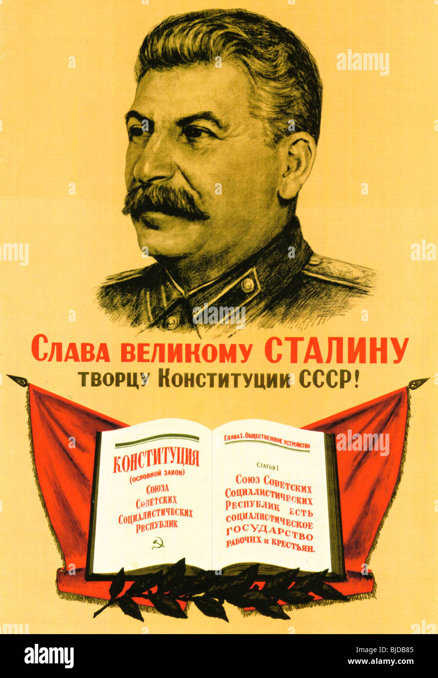 JOSEPH STALINE - 1946 affiche soviétique proclame : "Gloire au grand Staline, créateur de l'URSS constitution" Banque D'Images