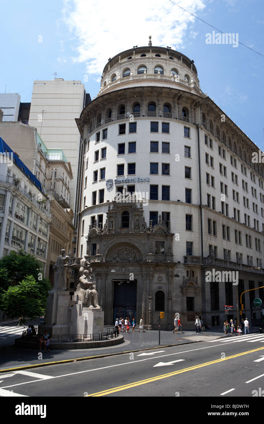 Monument à roque Saenz Pena et standard bank calle florida bureaux Capital Federal Buenos Aires Argentine Banque D'Images