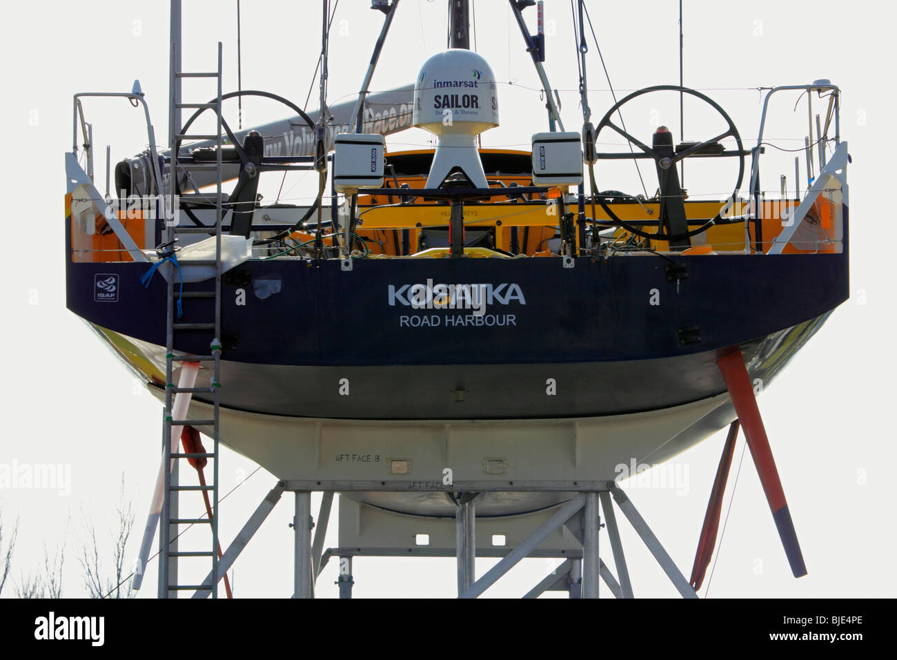 Bateau de course Volvo Océan Lymington centre-ville de new forest hampshire england uk go Banque D'Images