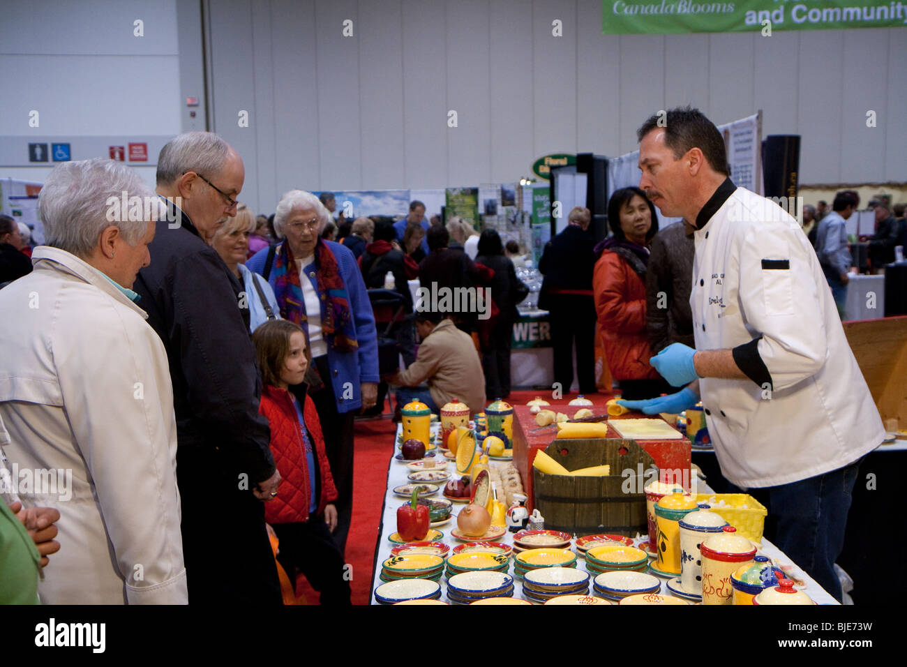 Bloom Canada chef stand de démonstration Démonstration jardin fleuri écouter montrer ventes Banque D'Images