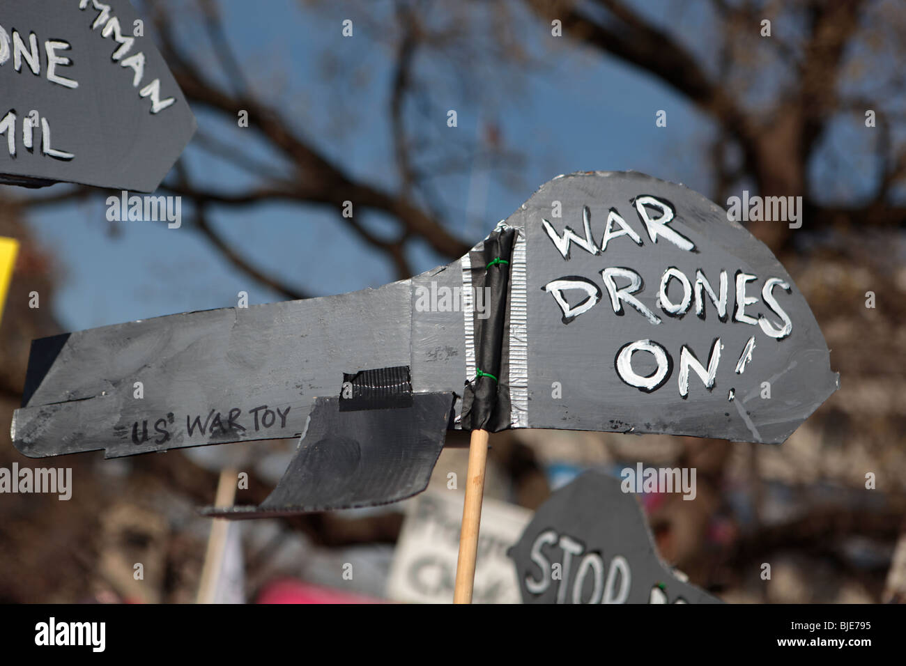 La guerre contre l'utilisation d'étiquette qui protestent contre l'air d'UAV drone de plaisance. Manifestation anti-guerre. Marche sur Washington. 20 mars, 2010 Banque D'Images
