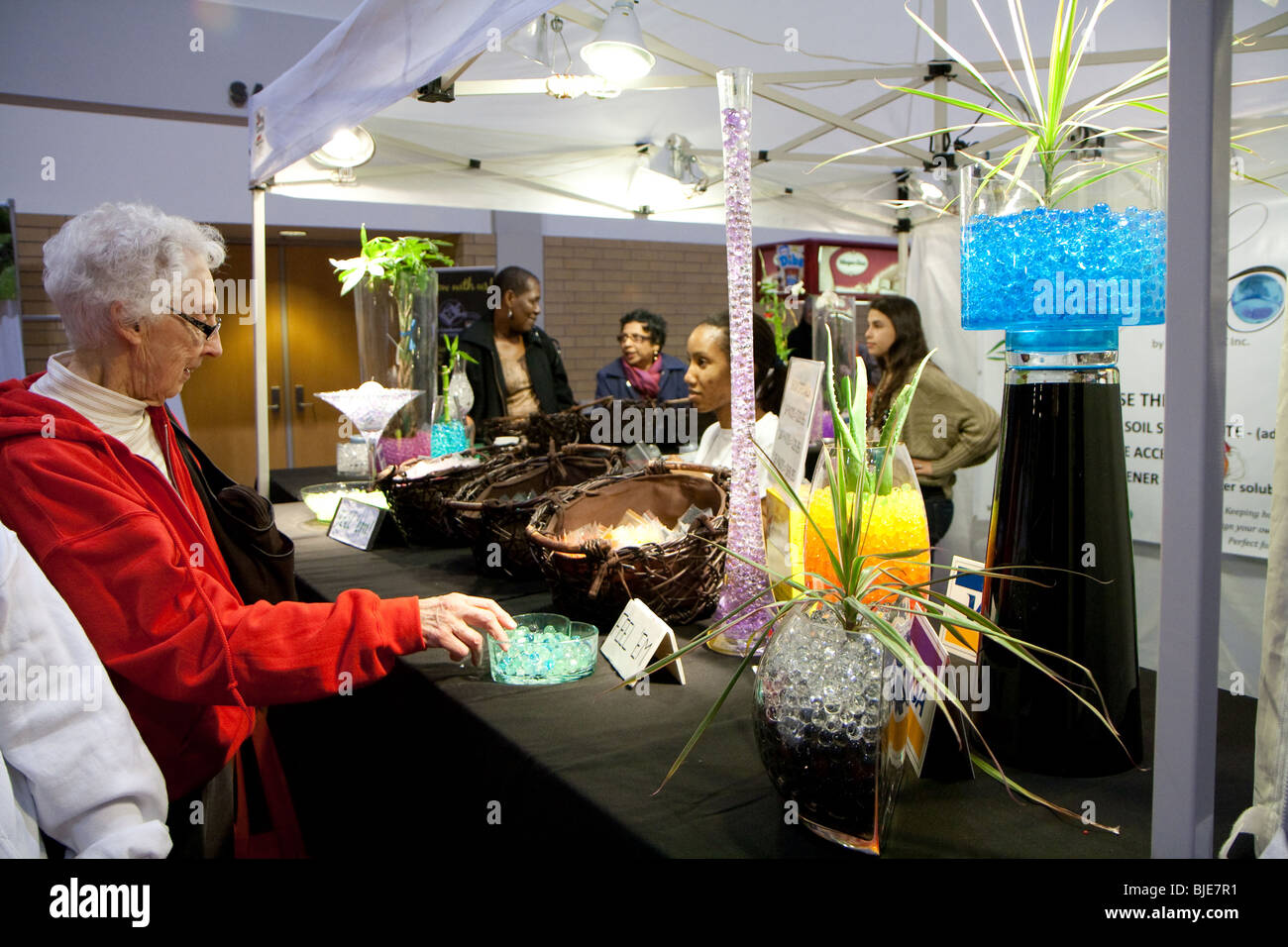 Canada bloom couleur coloré couleur coloré jardin de fleurs de l'événement principal de gel de l'eau du sol montrent acheteur touch Banque D'Images