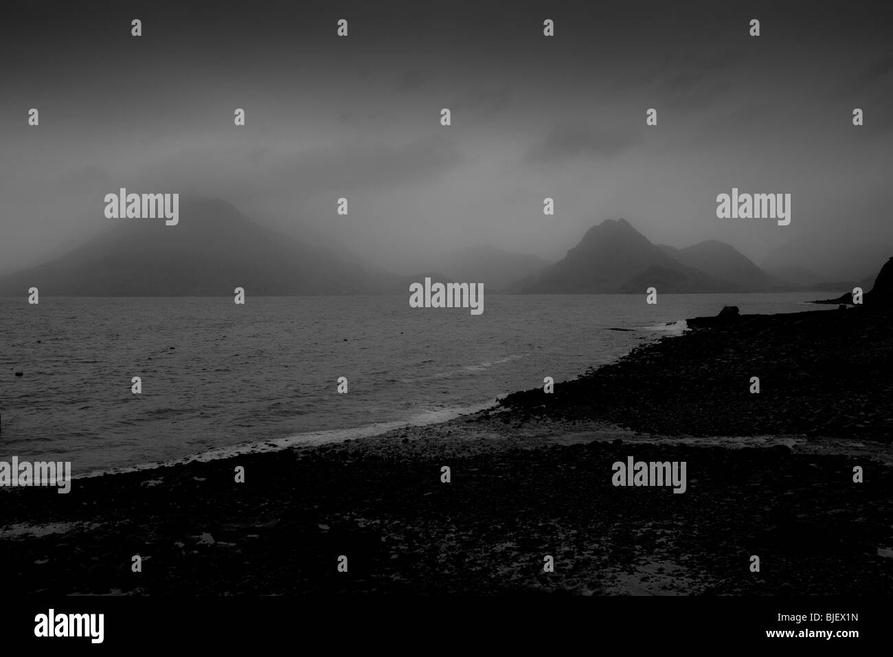 Les montagnes de Cuillin Elgol beach, île de Skye, Écosse Banque D'Images