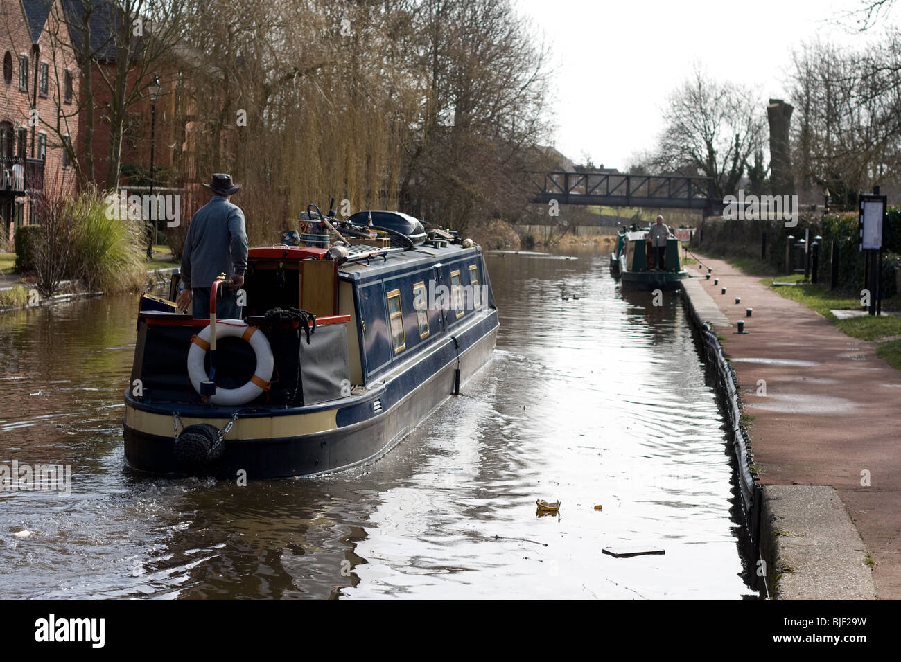 Quittant l'écluse Barge à Stone, Staffordshire Banque D'Images