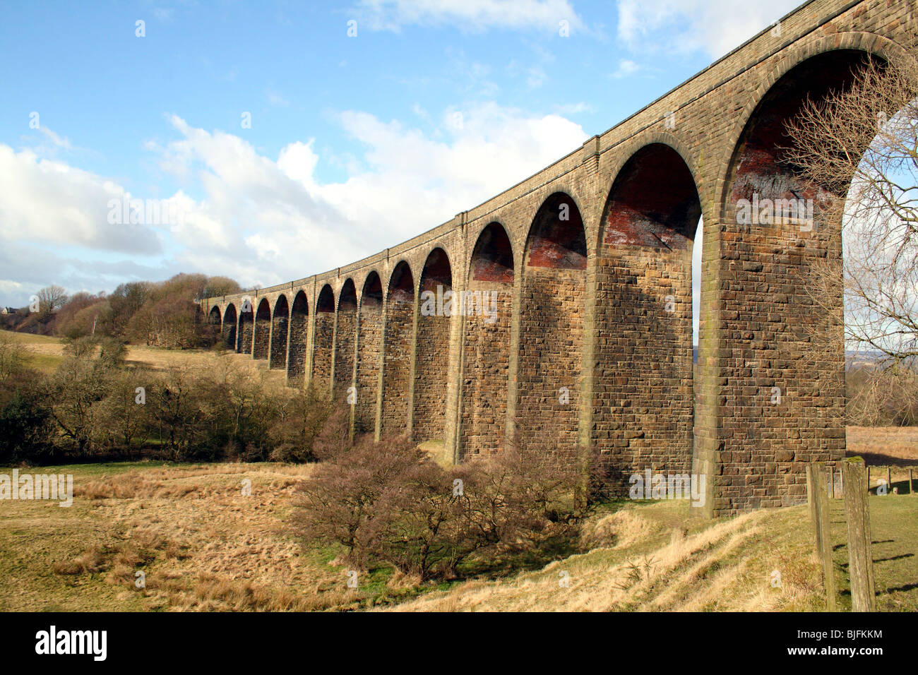 Hewenden Viaduct Cullingworth Yorkshire Arches Rail 397 yards de long Banque D'Images