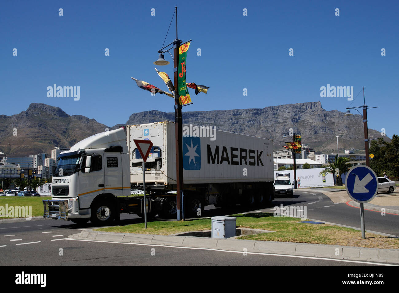 MAERSK container chariot de transport arrivant Port de Cape Town Afrique du Sud Banque D'Images