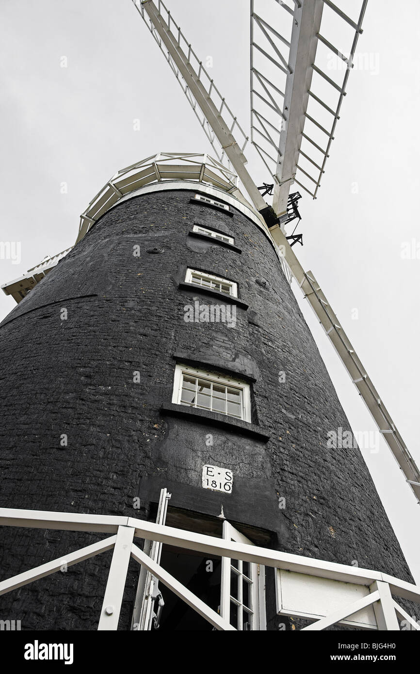 Initiales de l'Edmund salé sur Burnham Overy Norfolk Tower Mill. East Anglia.UK Banque D'Images