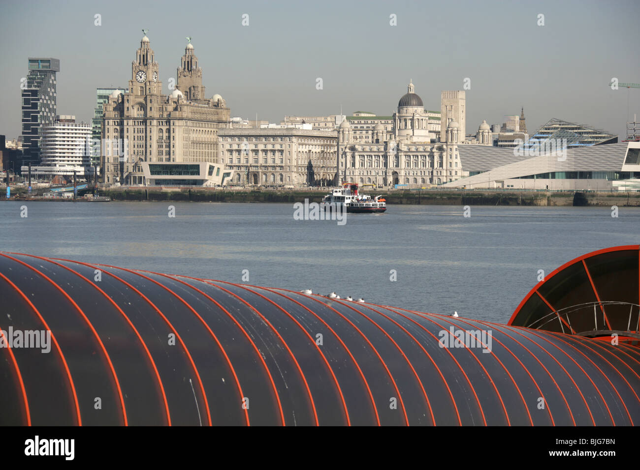 Ville de Birkenhead, Angleterre. Embarcadère de Ferry Mersey tunnel passager et Birkenhead's Woodside Ferry Terminal. Banque D'Images