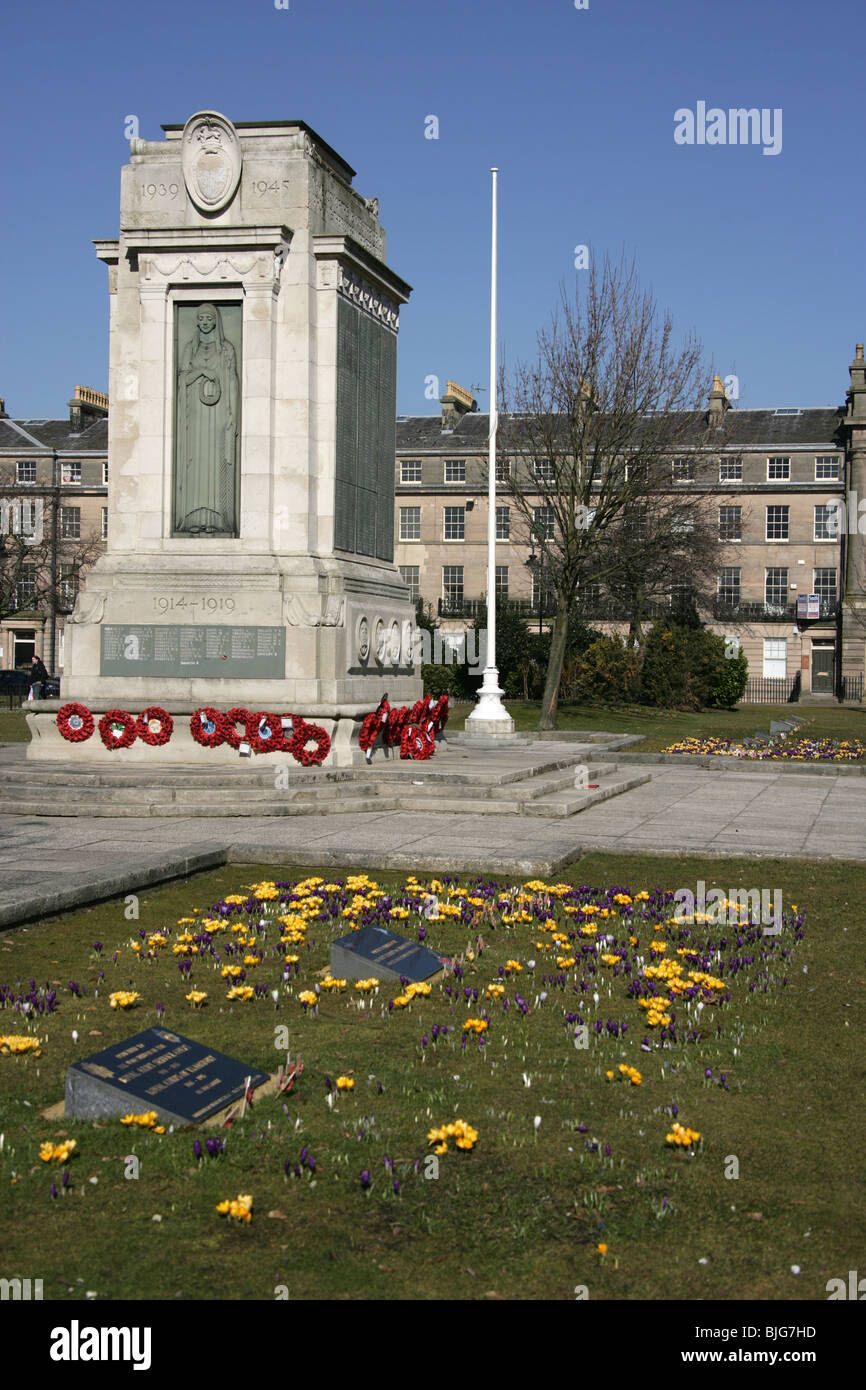 Ville de Birkenhead, Angleterre. Le George Herbert Tyson Smith conçu War Memorial à Hamilton Square. Banque D'Images