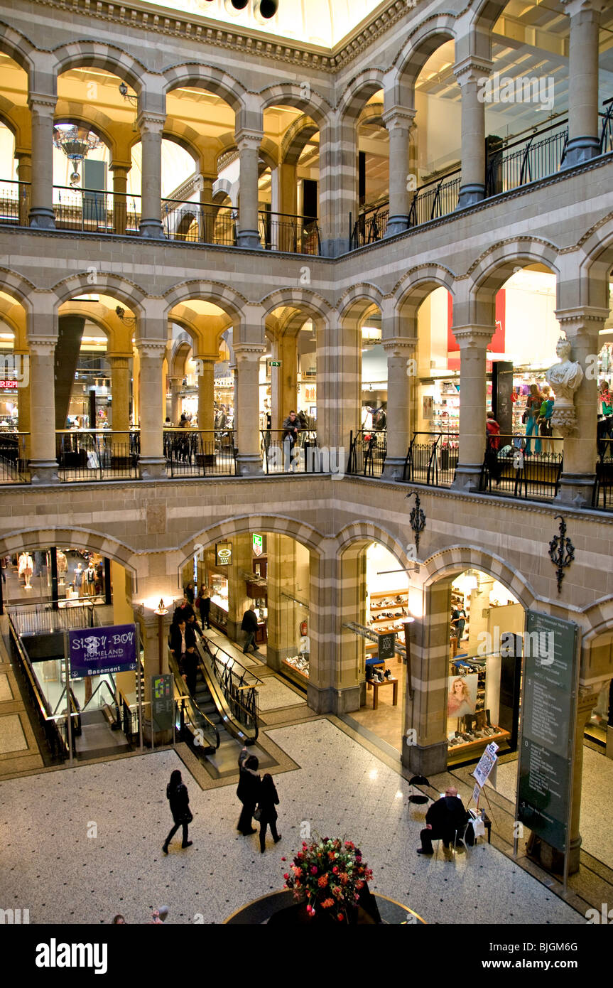 Centre commercial Magna Plaza Amsterdam Nieuwezijds Voorburgwal ( Pays-Bas ) Banque D'Images