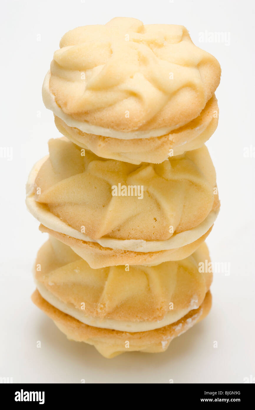 Biscuits sandwich avec du citron buttercream - remplissage Banque D'Images