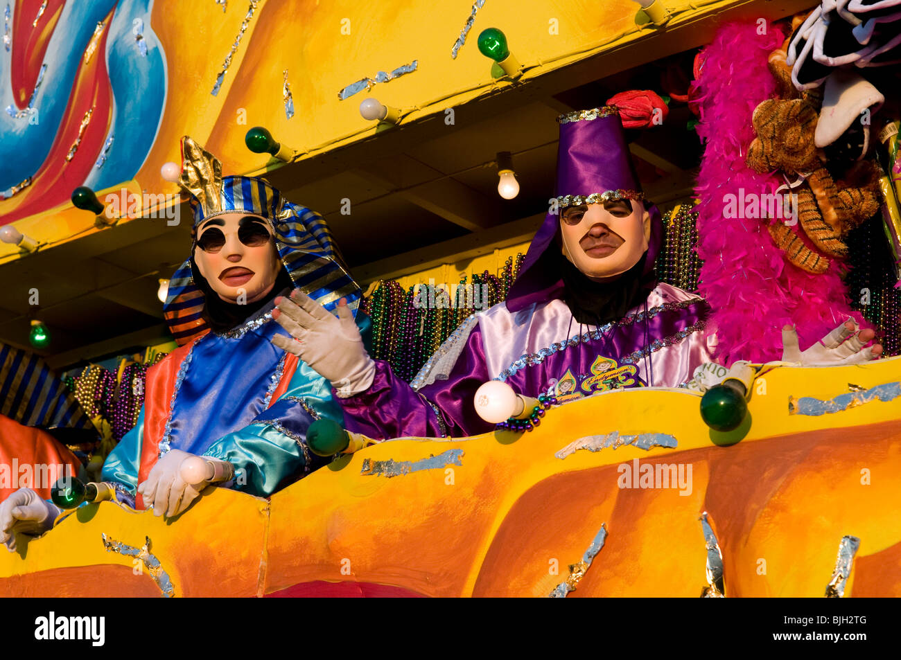 Les membres de la coterie sur un flotteur Endymion, Mardi Gras, La Nouvelle-Orléans, Louisiane Banque D'Images