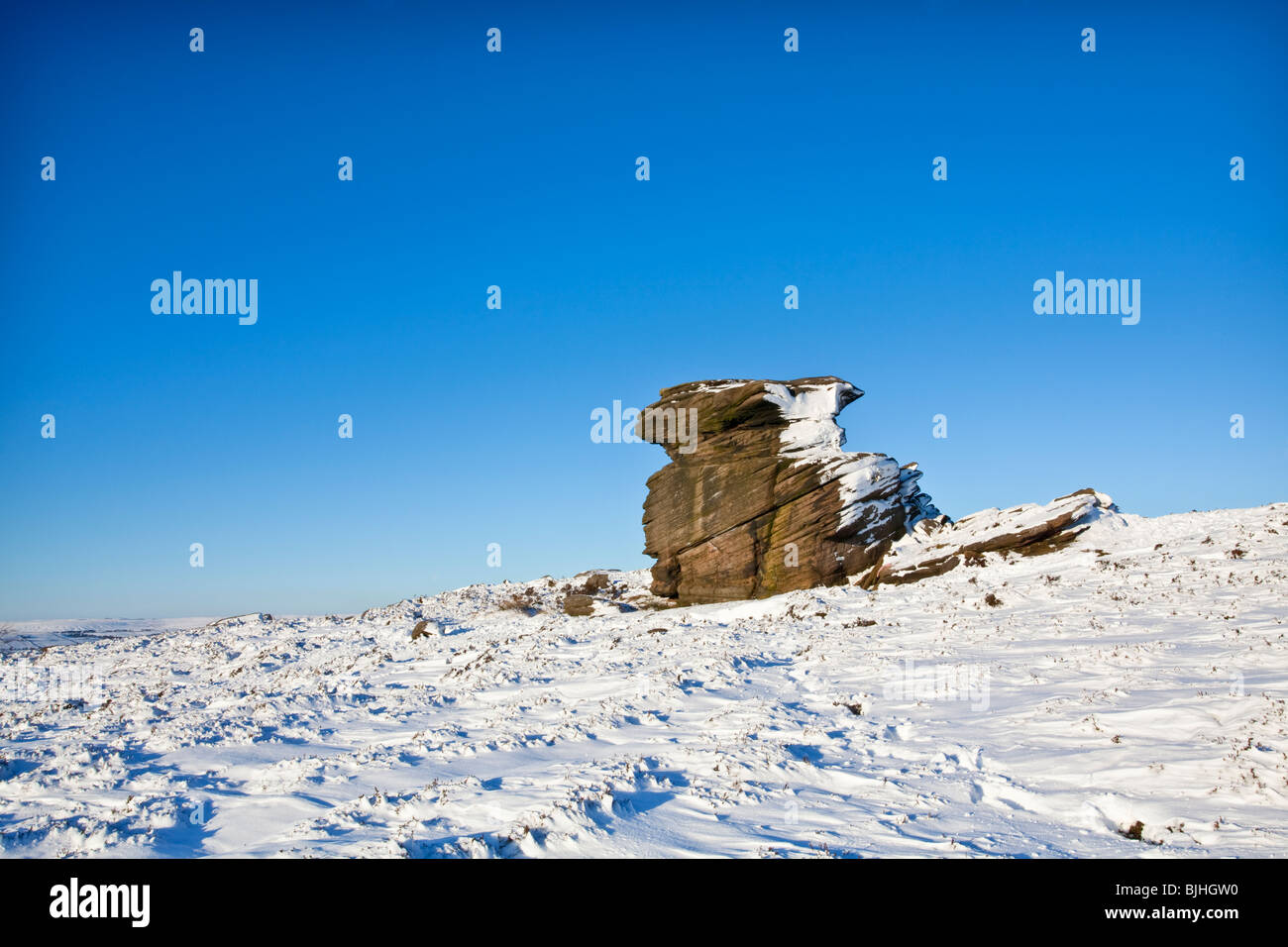 La mère après de fortes chutes de neige dans le parc national de Peak District Banque D'Images