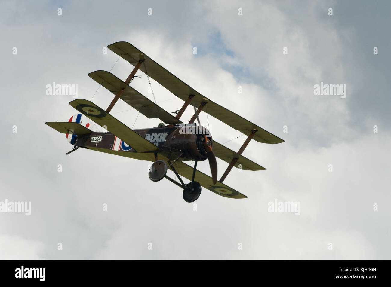 Le Sopwith Triplane 'Dixie' s'affiche à l'ancien directeur de l'aérodrome Banque D'Images