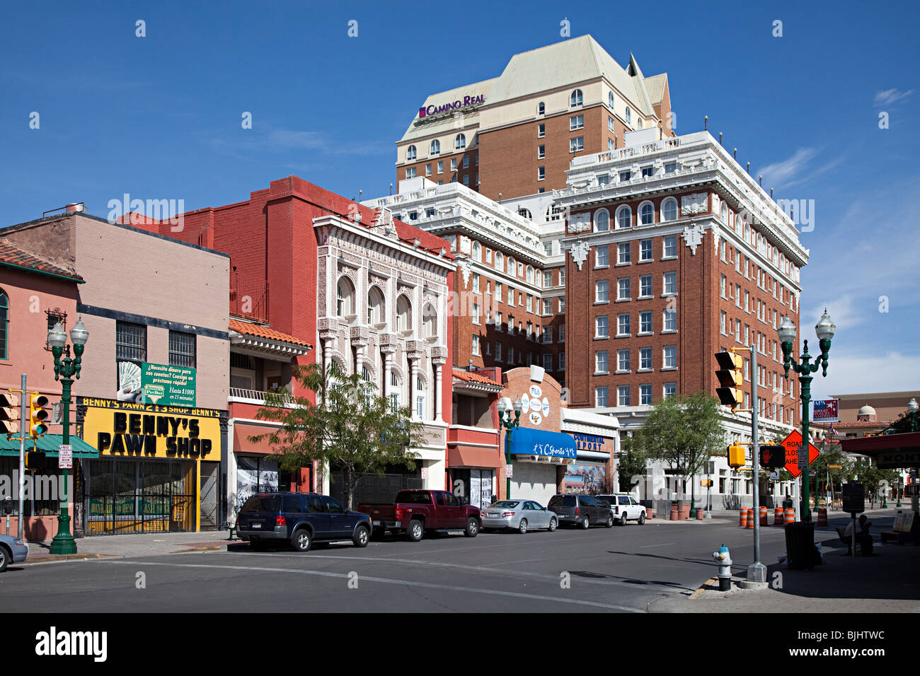 Rue avec magasin de jouet et l'hôtel El Paso Texas USA Banque D'Images