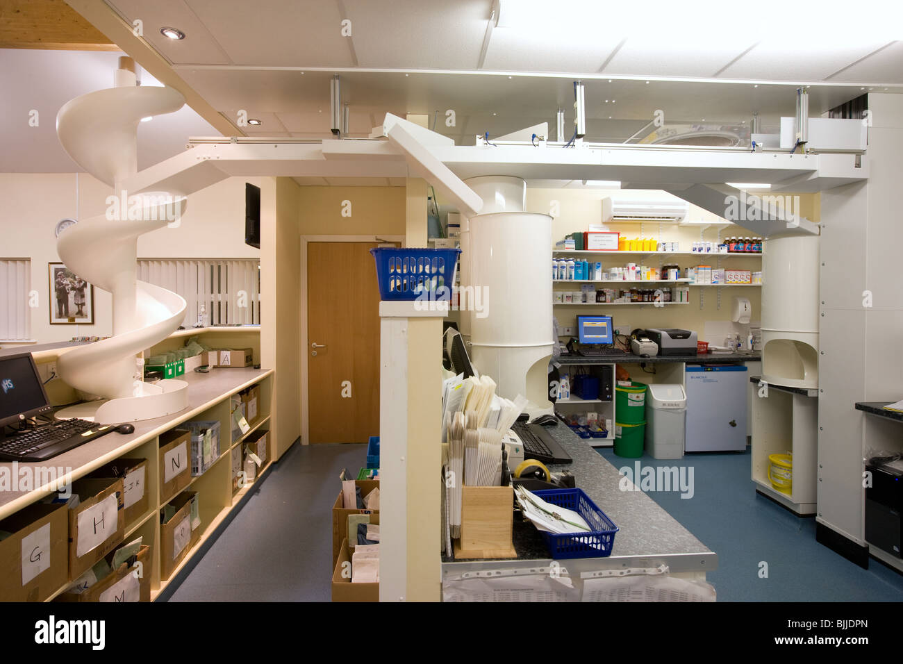 Un robot dans une chirurgie de médecins Banque D'Images