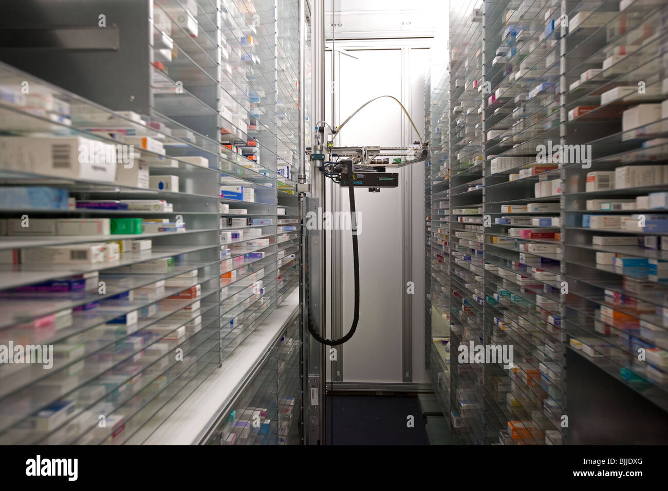 Un robot dans une chirurgie de médecins Banque D'Images