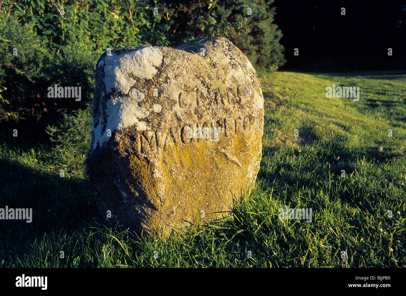 Pierre tombale sur le champ de bataille de Culloden, Inverness Banque D'Images