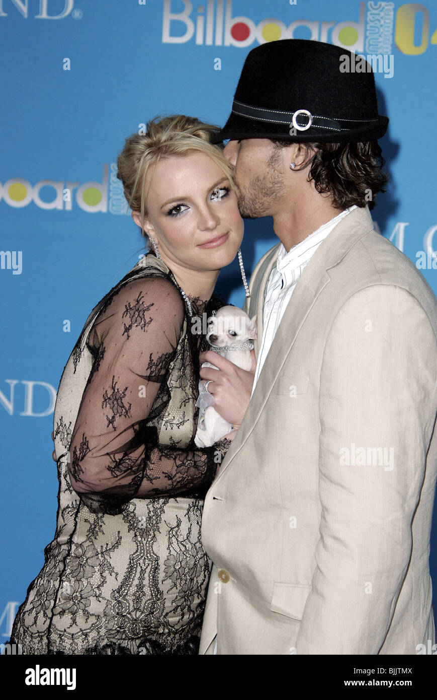 BRITNEY SPEARS KEVIN FEDERLINE & DOG 2004 BILLBOARD MUSIC AWARDS MGM ...