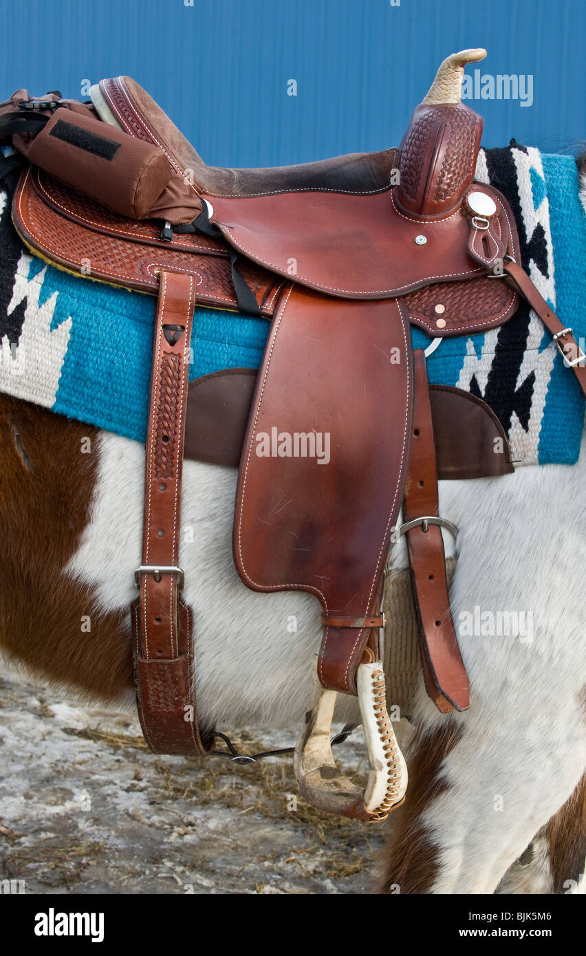 L'image d'une selle en cuir de style occidental. Banque D'Images