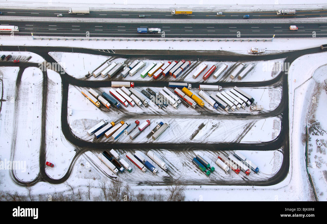 Photo aérienne, Rhynern, A2 Autoroute autoroute, station essence et arrêt de repos, des camions, Hamm, Ruhr, ni Banque D'Images