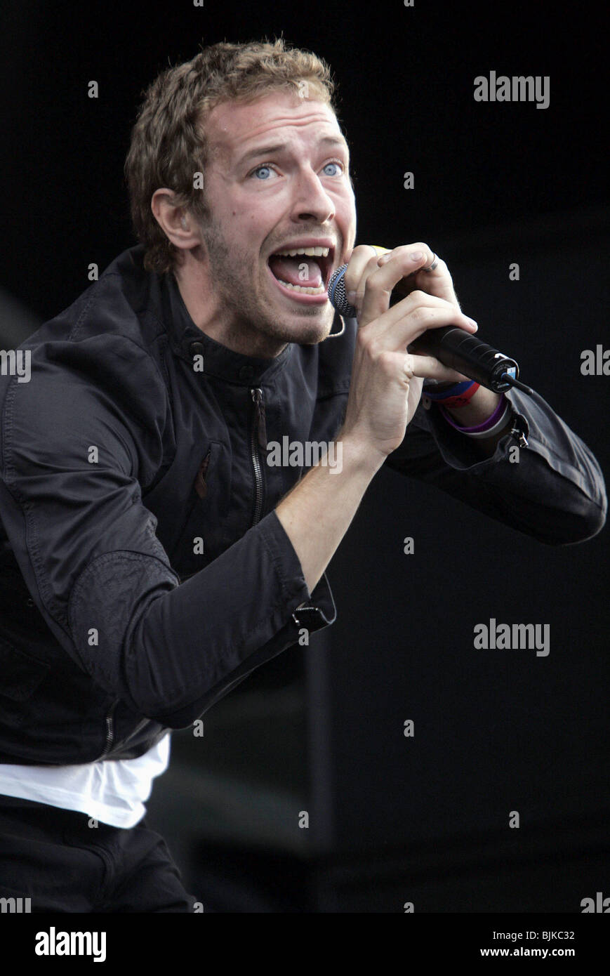 CHRIS MARTIN VIVRE 8 HYDE PARK Londres Angleterre 02 Juillet 2005 Banque D'Images