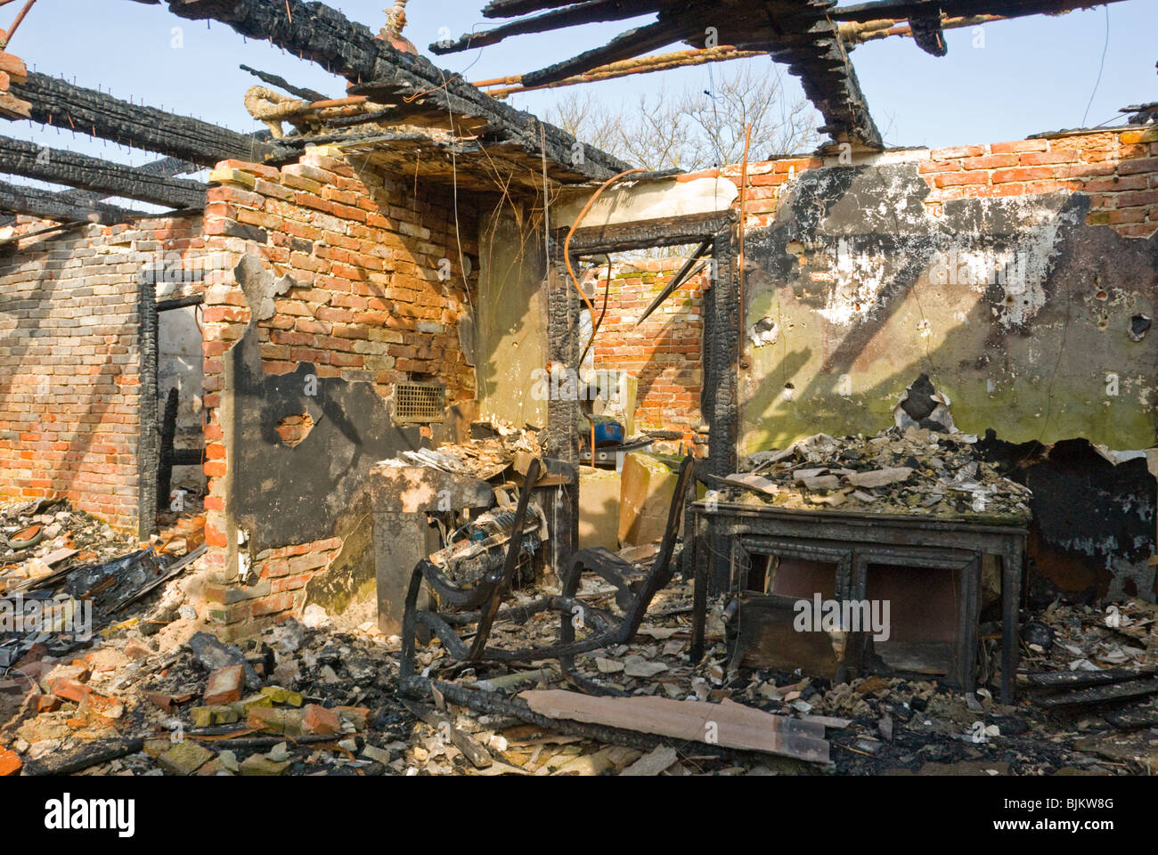 Maison a brûlé suite à un incendie montrant d'importants dommages Banque D'Images