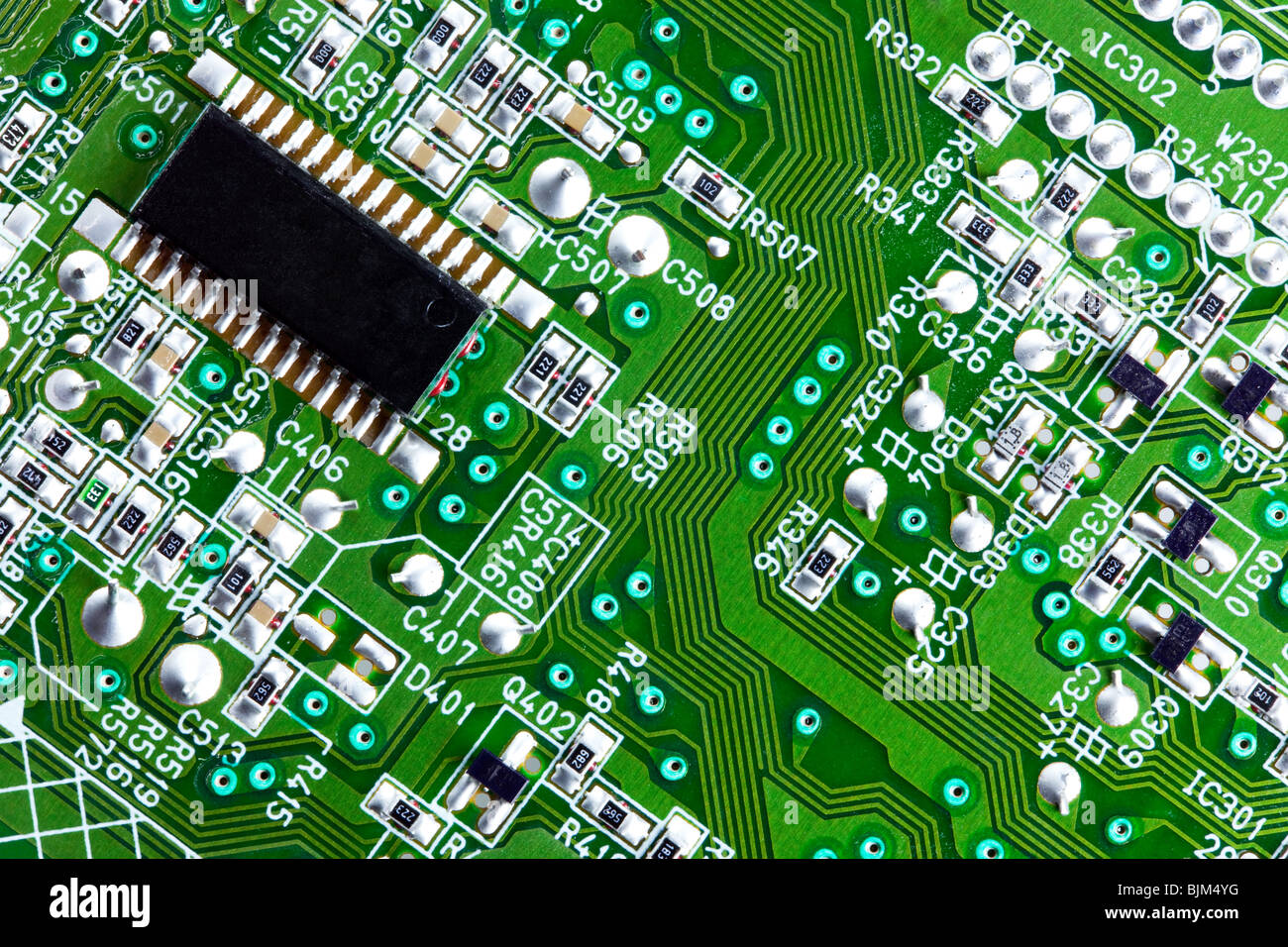 Plan Macro sur un circuit électrique de sélection et la puce d'ordinateur Banque D'Images