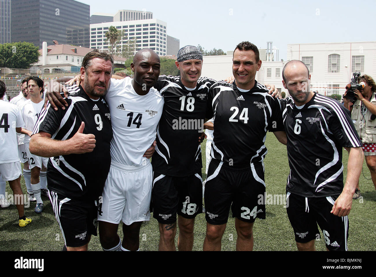 STEVE JONES JIMMY JEAN-LOUIS FRANK LEBEOUF VINNIE JONES & Jason Statham SOCCER POUR LES SURVIVANTS HOLLYWOOD UNITED CHARITY FOOTBA Banque D'Images