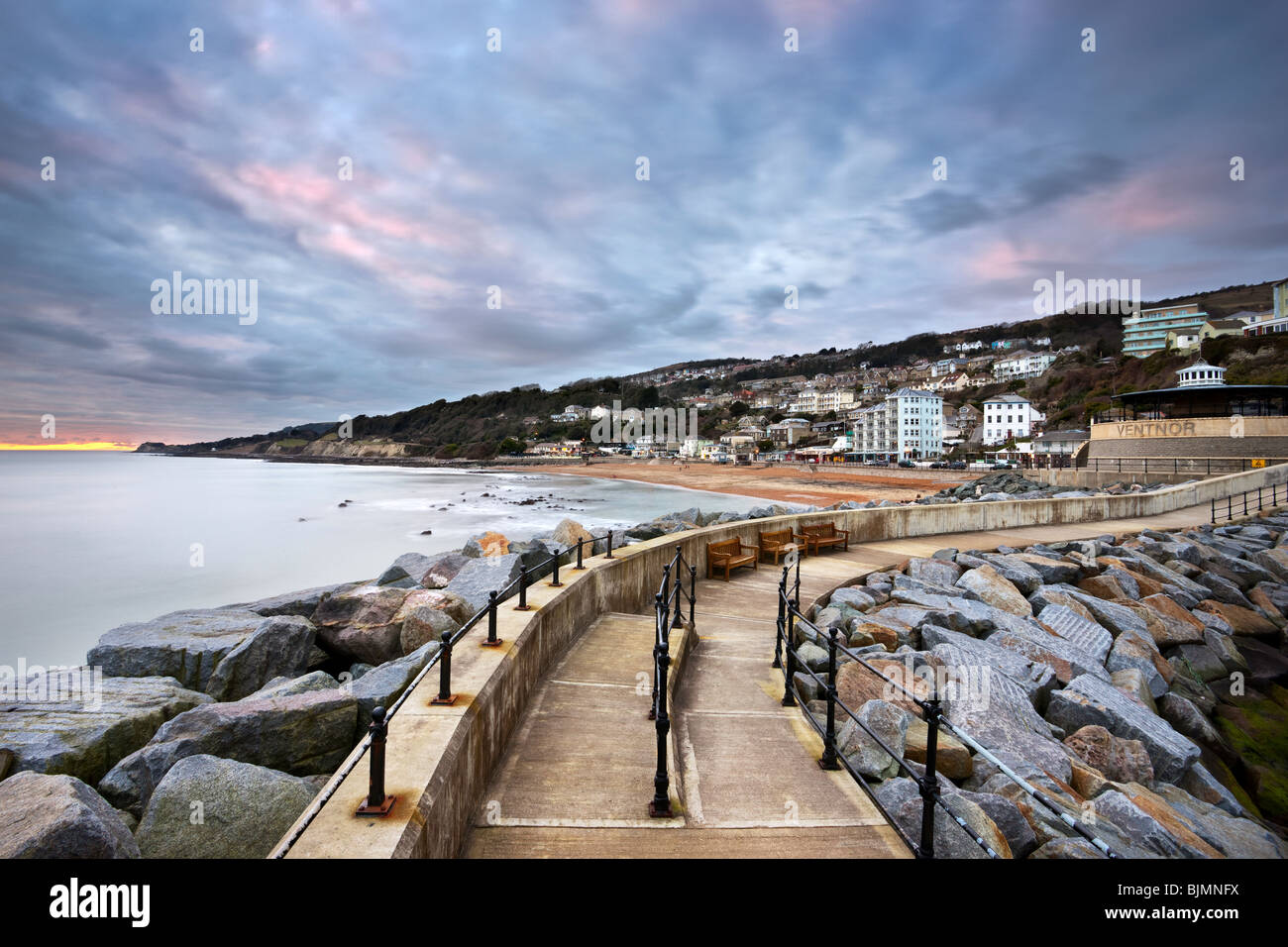 Soleil sur une jetée à Ventnor. L'île de Wight, Angleterre, RU Banque D'Images