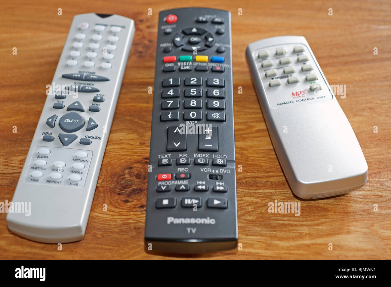 TV, DVD et chaîne hi-fi contrôle à distance Photo Stock - Alamy