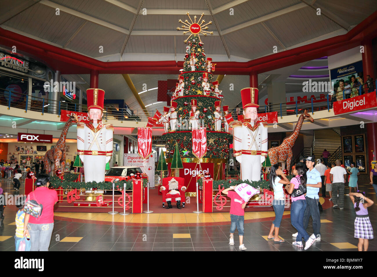 Décorations de Noël à l'intérieur de l'immense centre commercial Albrook , la ville de Panama , Panama Banque D'Images