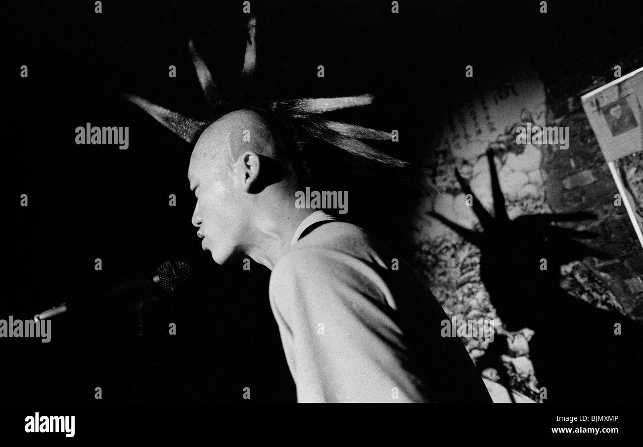 Xiao Rong du groupe punk Brain Failure effectue à Beijing, Chine. Banque D'Images