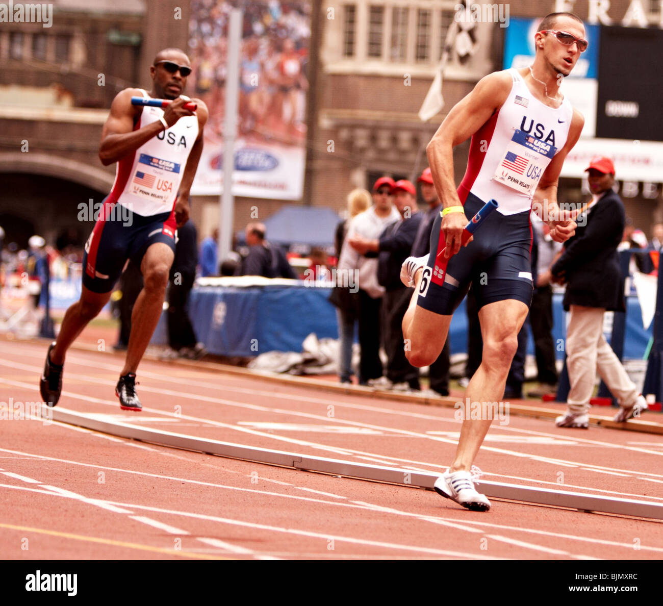 Jeremy Wariner des USA Équipe bleue approcher la 3e tour de l'ODM 4x400 USA vs l'événement mondial. USA -b 1ère en 2:59,71. Banque D'Images