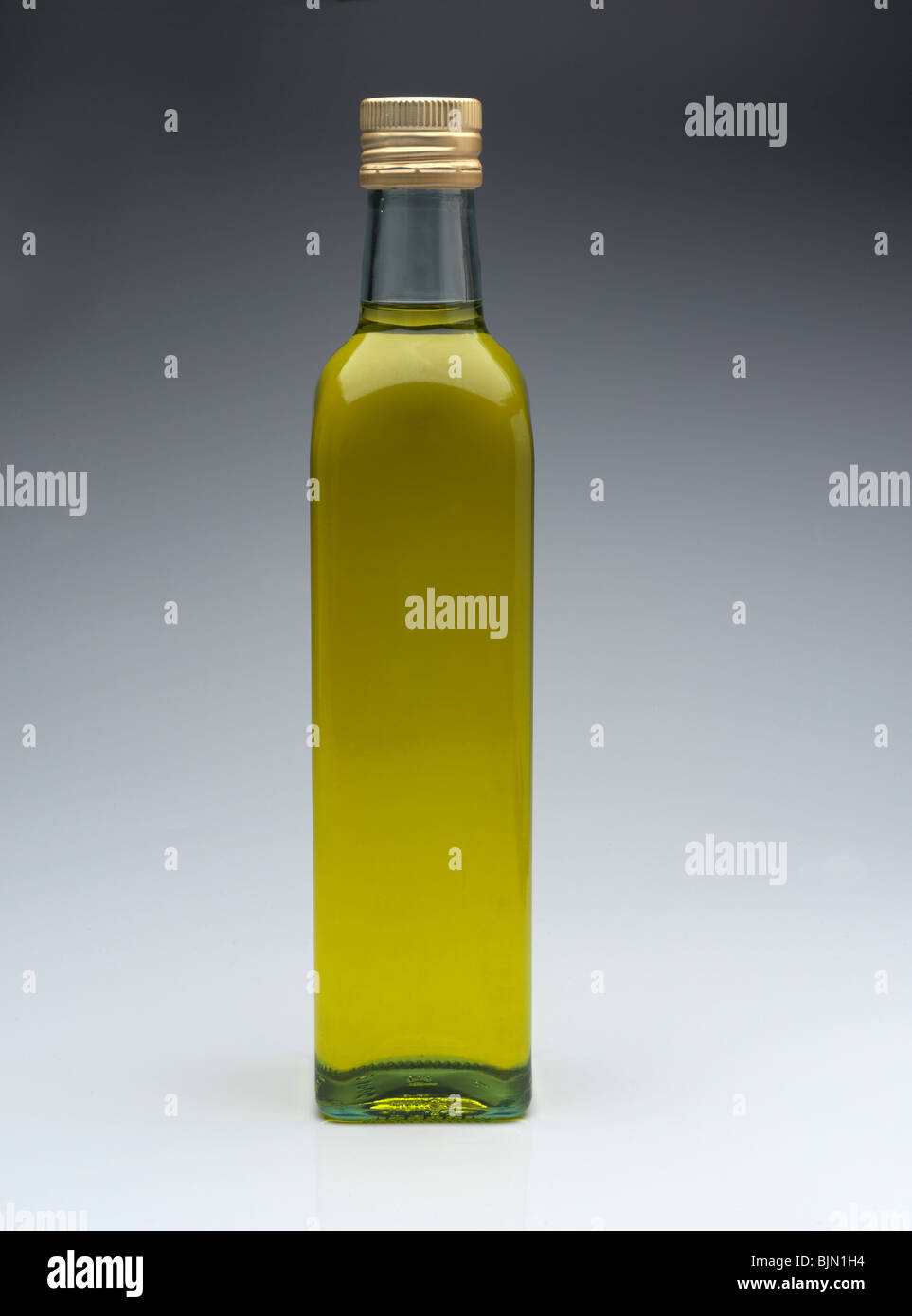 Bouteille de verre d'huile d'olive Banque D'Images
