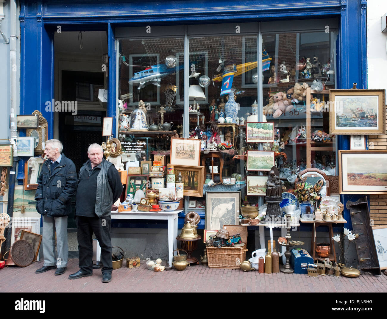 L'extérieur du magasin d'antiquités à Utrecht aux Pays-Bas Banque D'Images