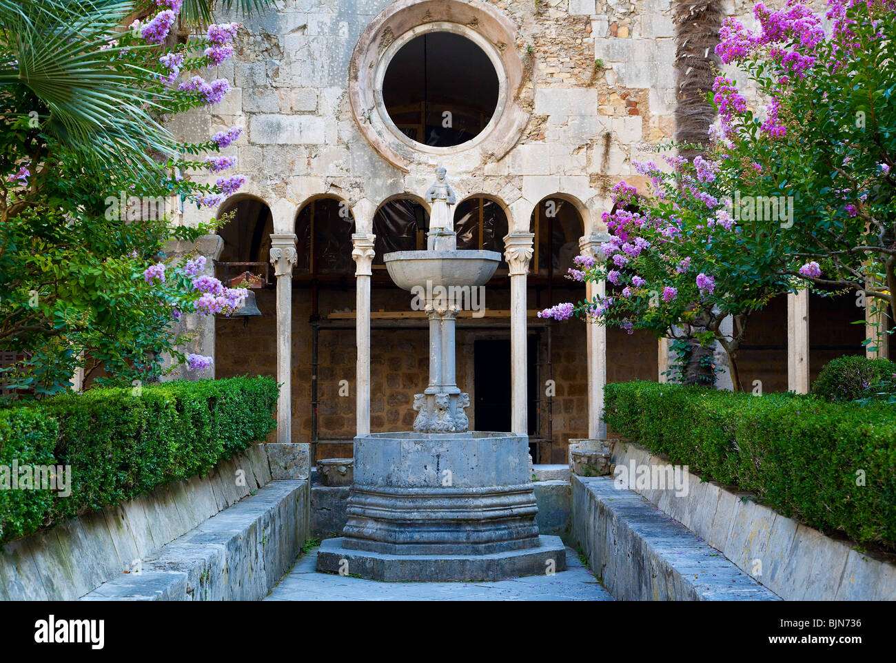 Cloître du Monastère Franciscain, Dubrovnik, Croatie Banque D'Images