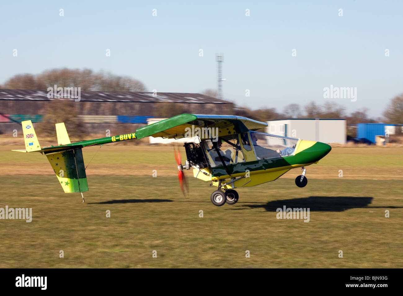 CFM-Metal FAX Streak Shadow G-BUVX décollant de piste à Breighton Airfield  Photo Stock - Alamy