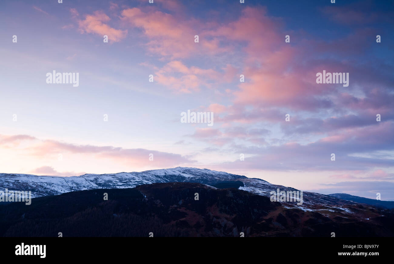 Le Rhinog sur Twilight hills. Pays de Galles Snowdonia UK Banque D'Images